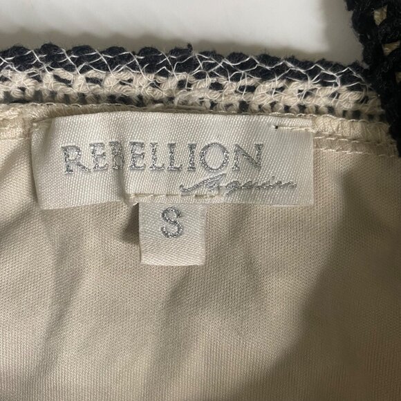 Rebellion Again Crochet Lace Crop Top Size S Sleeveless Boho Hippie Festival - Picture 2 of 12